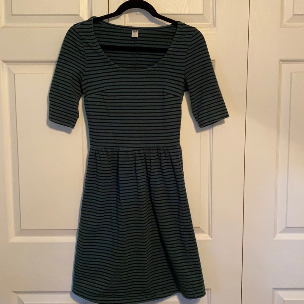 Green & black dress from Old Navy. Size XS